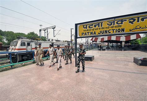 Railways ends contracts with agency behind Patna station porn。